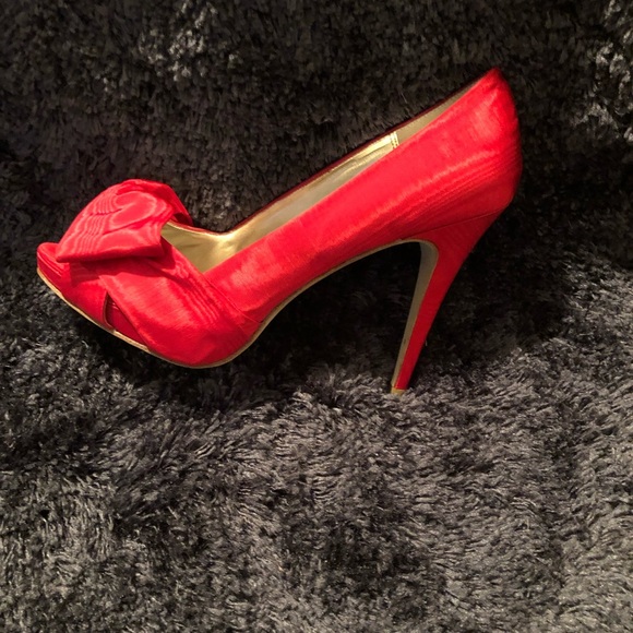 Ladies High Heels - Picture 2 of 4